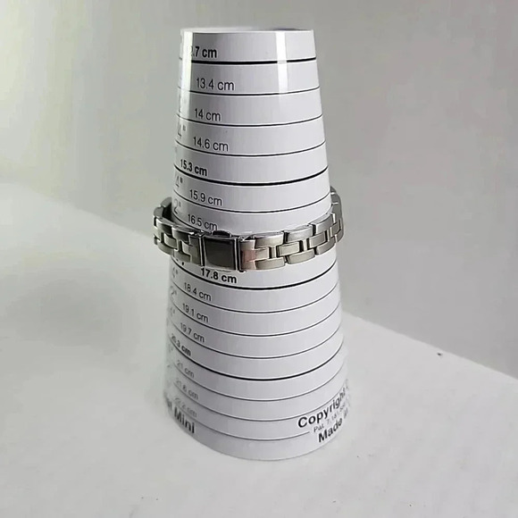 Womens Timex White Dial Crystal Watch Stainless Steel Band New Battery Dainty - Picture 11 of 16